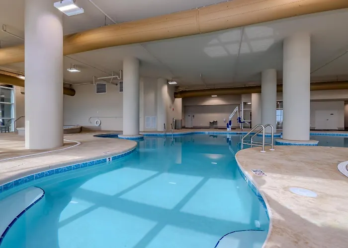 Phoenix Gulf Towers 404 Apartment