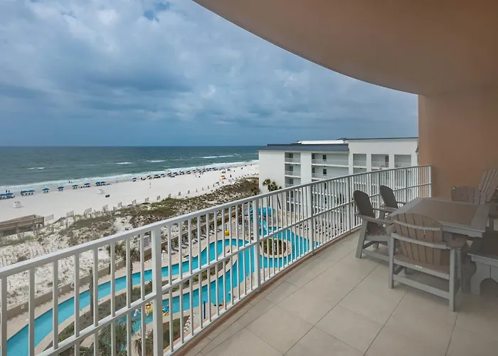 Phoenix Gulf Towers 404 Apartment *
