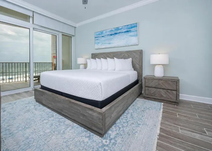 Phoenix Gulf Towers 404 Apartment *